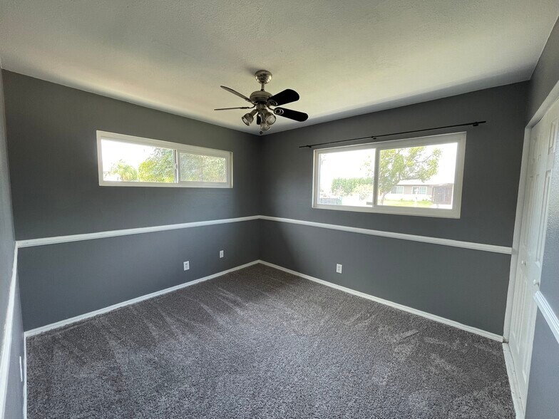 Building Photo - 1686 Brentwood Dr
