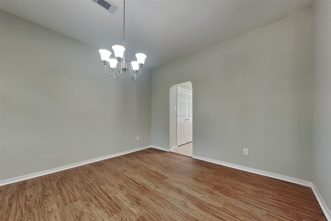 Building Photo - 1210 Colonial Heights Dr