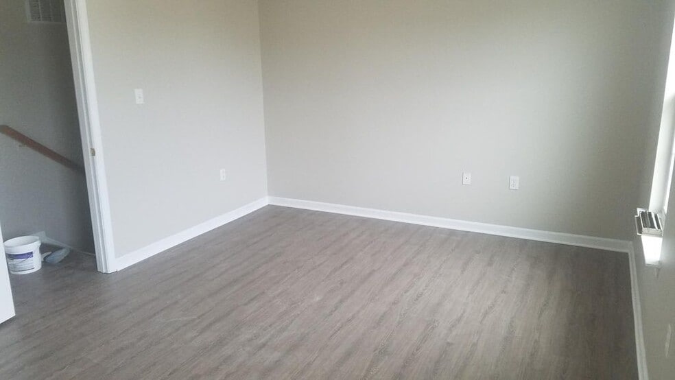 Building Photo - 105 Checko Ct