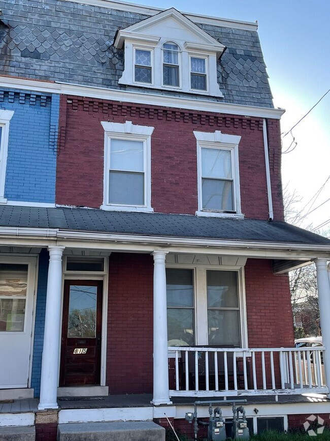 Building Photo - 815 N Shippen St