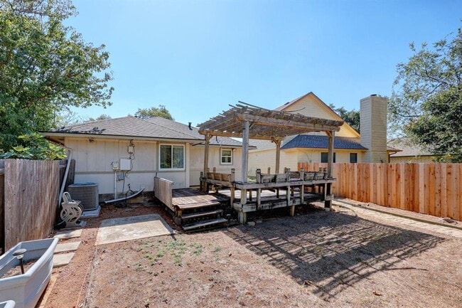 Building Photo - 16710 Whitebrush Loop