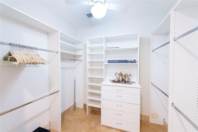 Building Photo - 626 Coral Wy