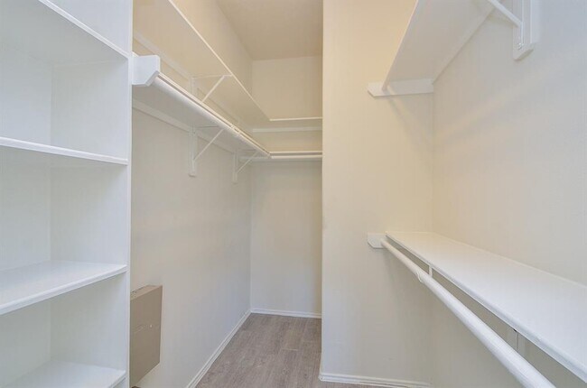 Building Photo - 18135 Sorrell Oaks Cir