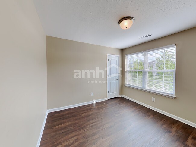 Building Photo - 1300 Cathedral Rock Ct