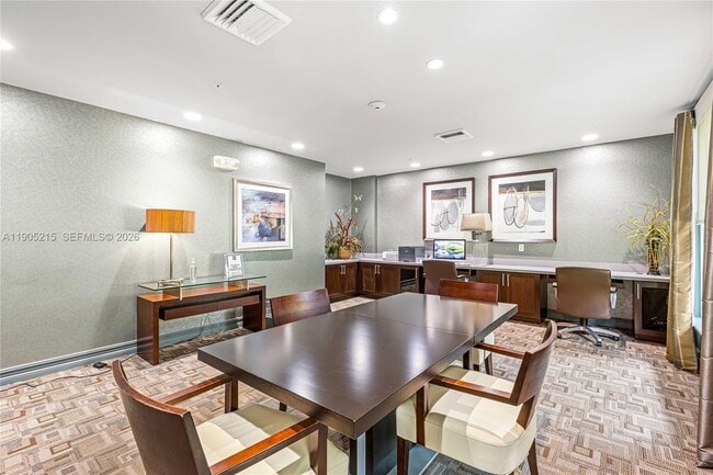 Building Photo - 2421 NE 65th St