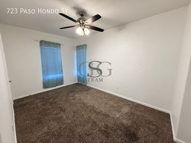 Building Photo - 723 Paso Hondo St