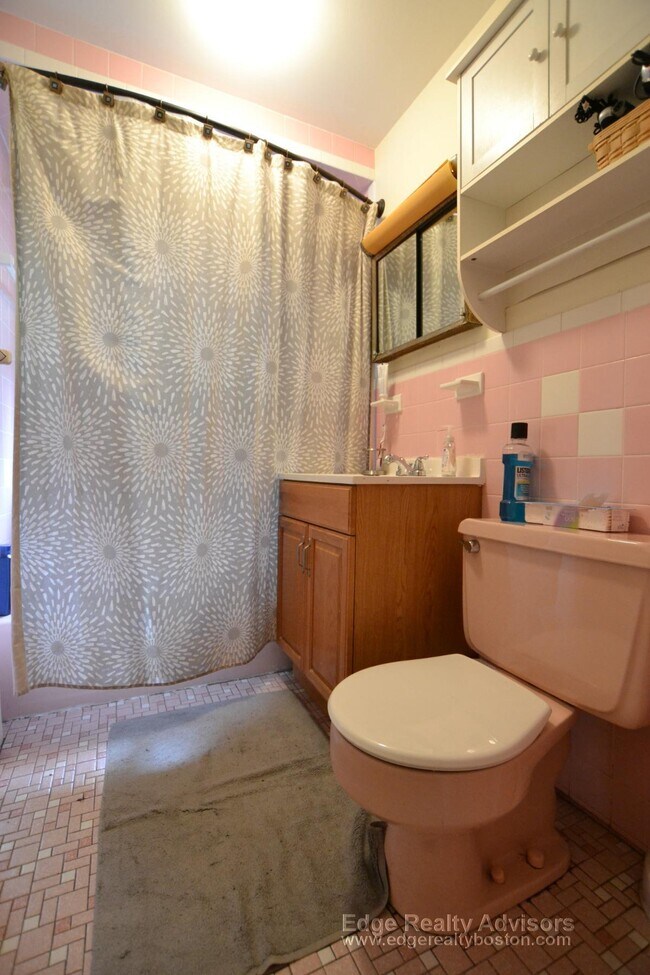 Building Photo - 52 Langley Rd