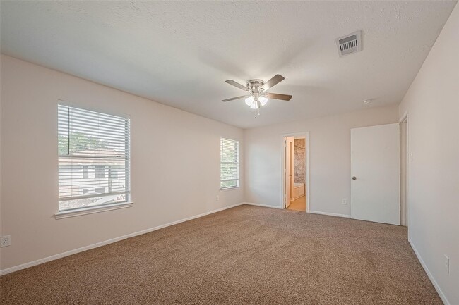 Building Photo - 18339 Beaverdell Dr