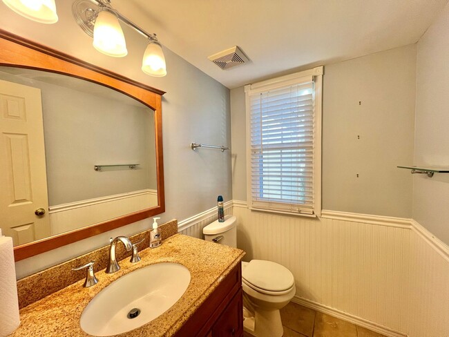 Building Photo - Charming Newly Remodeled 3BD, 2.5BA Raleig...