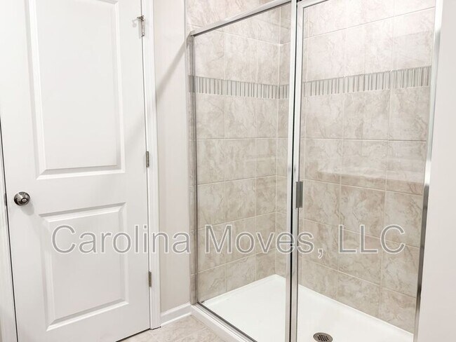 Building Photo - 19 Fennec Dr