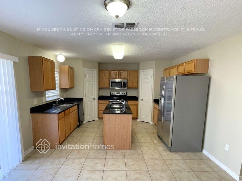 Building Photo - 2945 Ruxton Dr