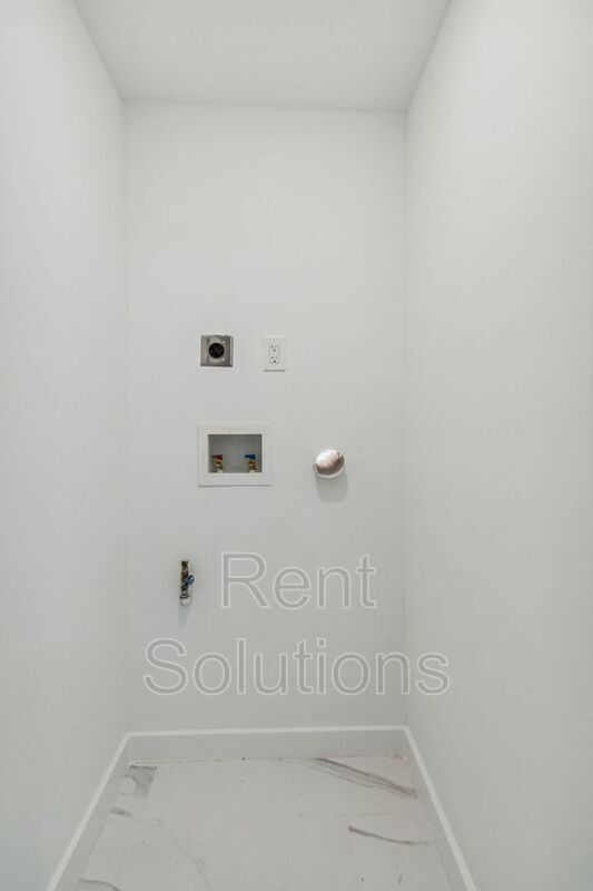 Building Photo - 110 28th Ave N