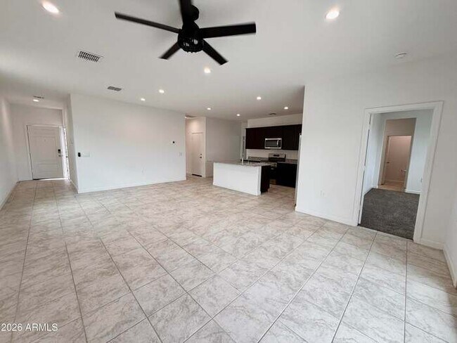 Building Photo - Beautiful 3-bedroom, 2-bath home in Entrada Del Oro (Newer DR Horton Home)!