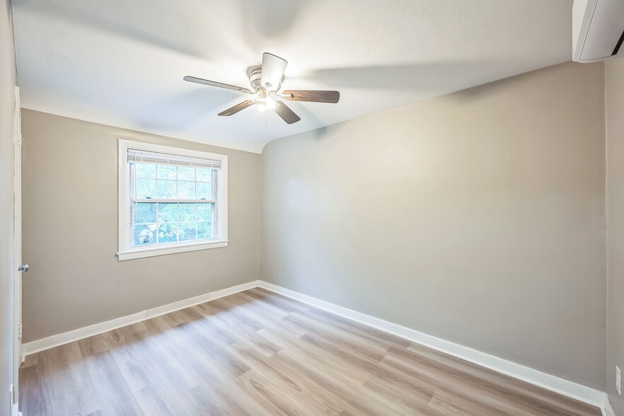 Building Photo - 144 Sunrise Dr