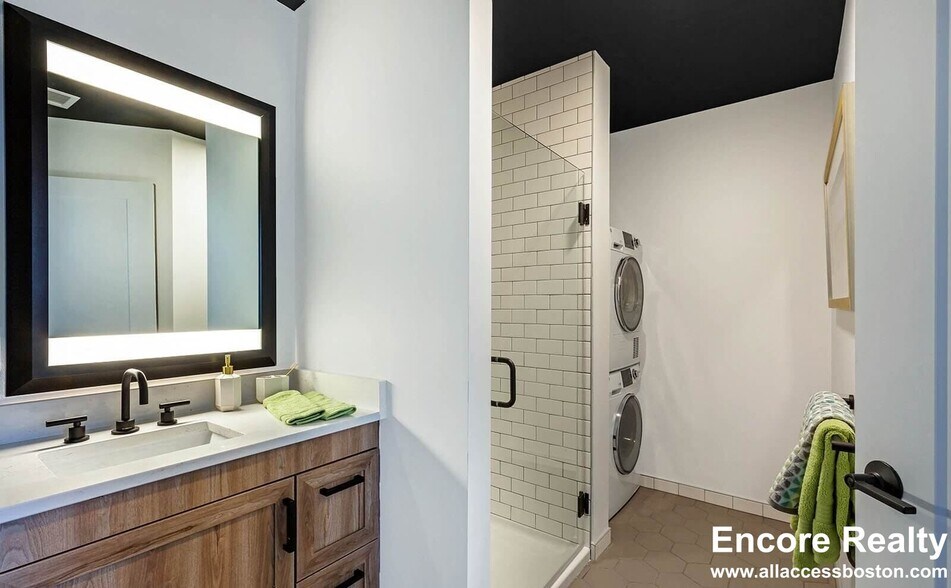 Building Photo - 201 S Huntington Ave