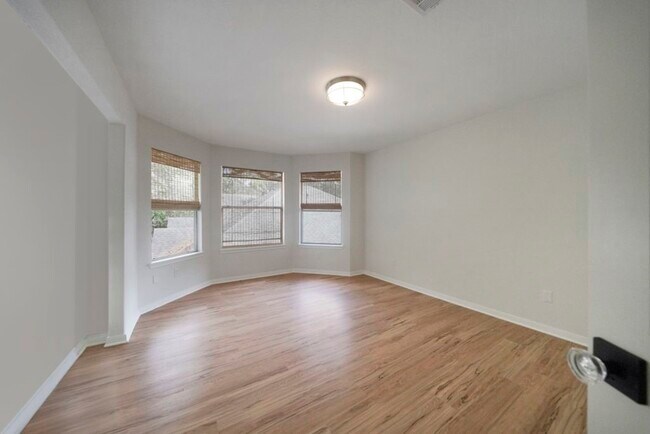 Building Photo - 31 Silver Canyon Pl