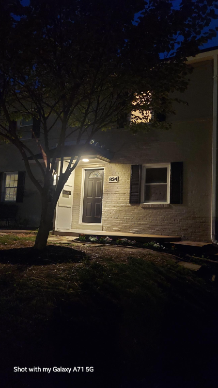 Primary Photo - 834 S Ivy St