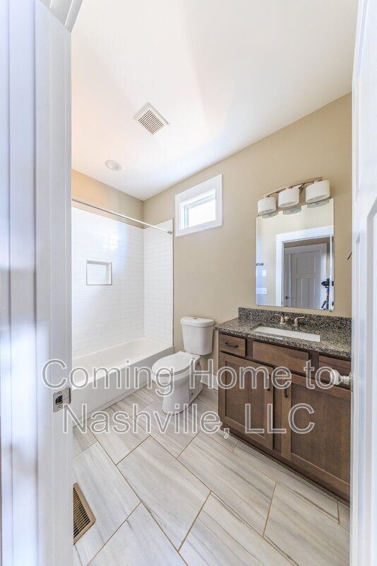 Building Photo - 2221 24th Ave N