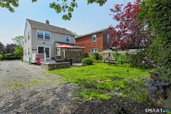Building Photo - 13 Billows Rd