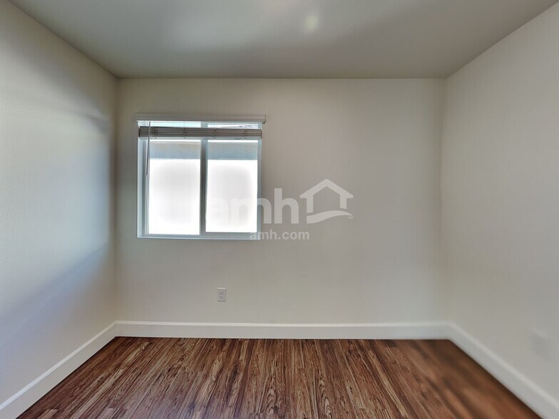 Building Photo - 6035 Schmidt St