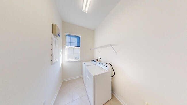 Building Photo - 4BR/ 4.5BA Beautiful Home In Eagles Landing  **$1000 OFF First Full Month**