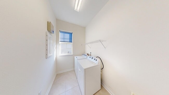 Building Photo - 4BR/ 4.5BA Beautiful Home In Eagles Landing