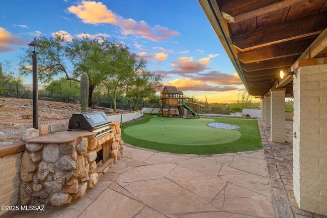 Building Photo - 2940 E Camino Juan Paisano