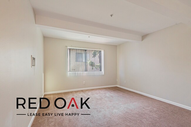 Building Photo - 1375 W San Bernardino Rd