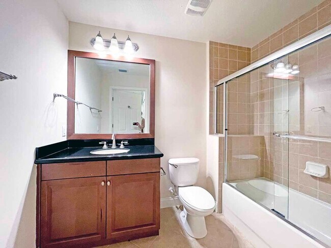 Building Photo - Lovely 3/2 Luxury Condo In Reunion