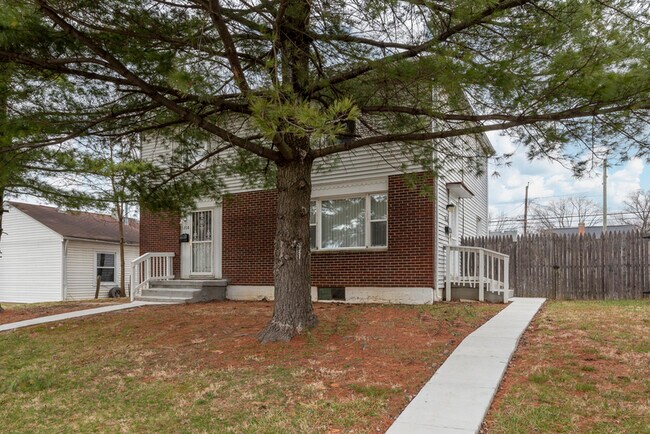 Building Photo - 1208 E 26th Ave