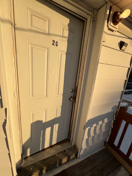 Building Photo - 2345 2nd Ave