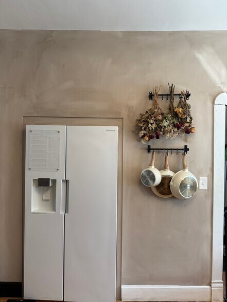 Building Photo - 951 Tecumseh St