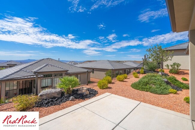 Building Photo - Modern 3 Bedroom Single-Level Home in Vill...