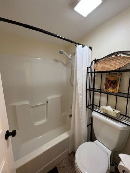 Building Photo - Lake view / Fully furnished town house