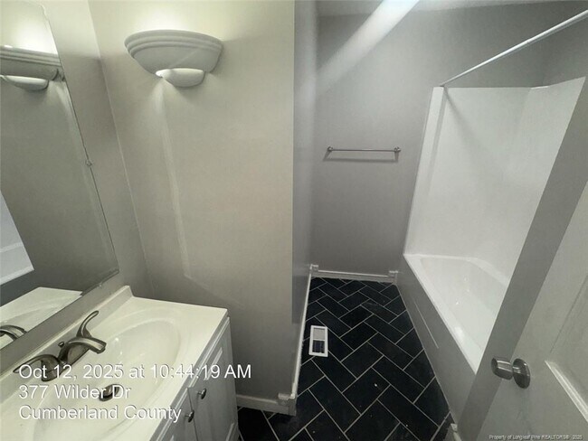 Building Photo - 377 Wilder Dr