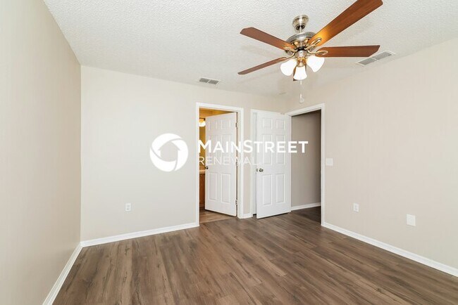 Building Photo - 3 Bedroom Pet-Friendly Home in POINCIANA, ...