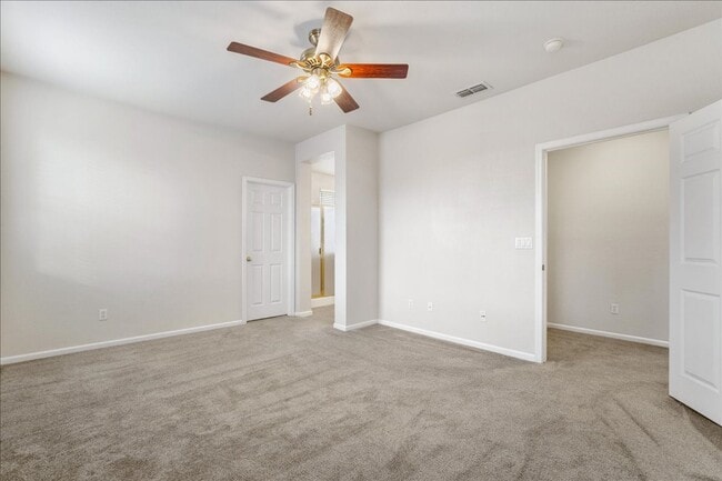 Building Photo - 1073 Huntly Dr