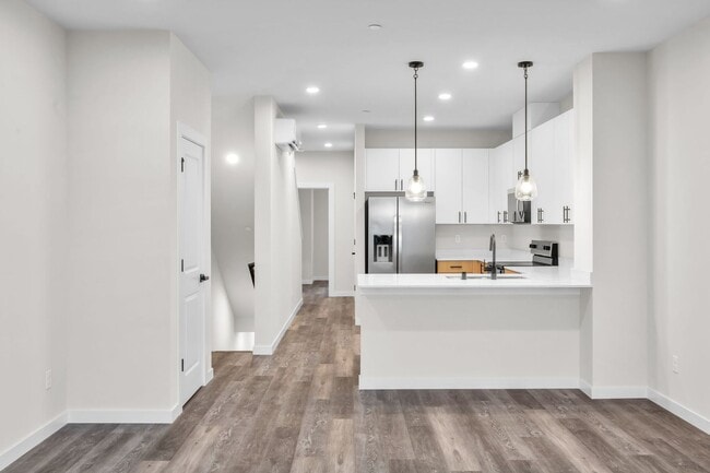 Building Photo - Brand New Townhomes - North Lynnwood!