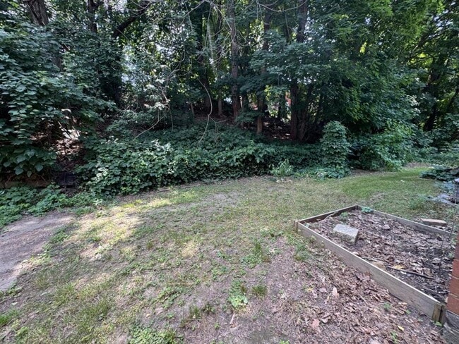 Building Photo - 271 Oak Dr