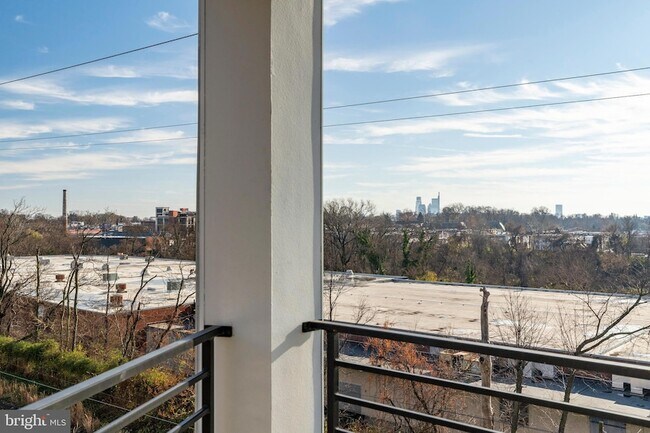 Building Photo - 3449 Scotts Ln