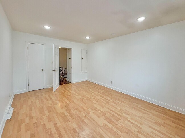 Building Photo - 8 Van Nostrand Ave