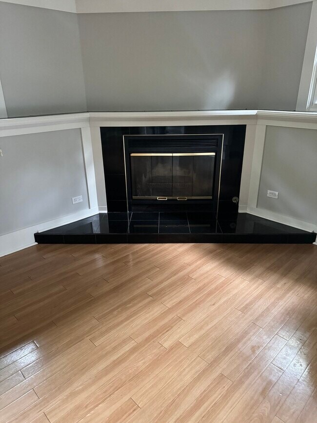 Building Photo - 541 Cypress Dr