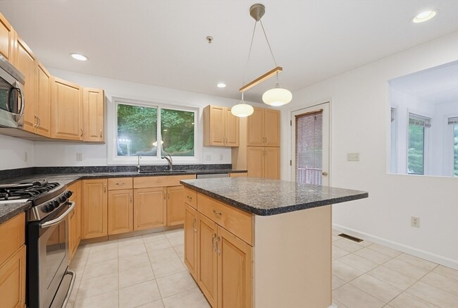 Building Photo - 3103 Maple Brook Rd