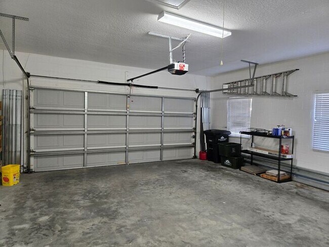 Building Photo - Beautiful 4 Bed 3 Bath Home in Sanford!