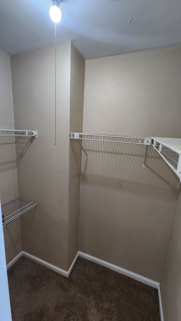 Building Photo - Rosemont Forest