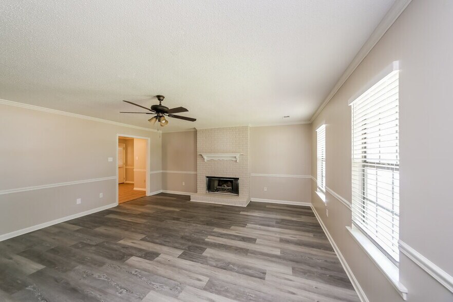 Building Photo - 7333 Eastover Blvd