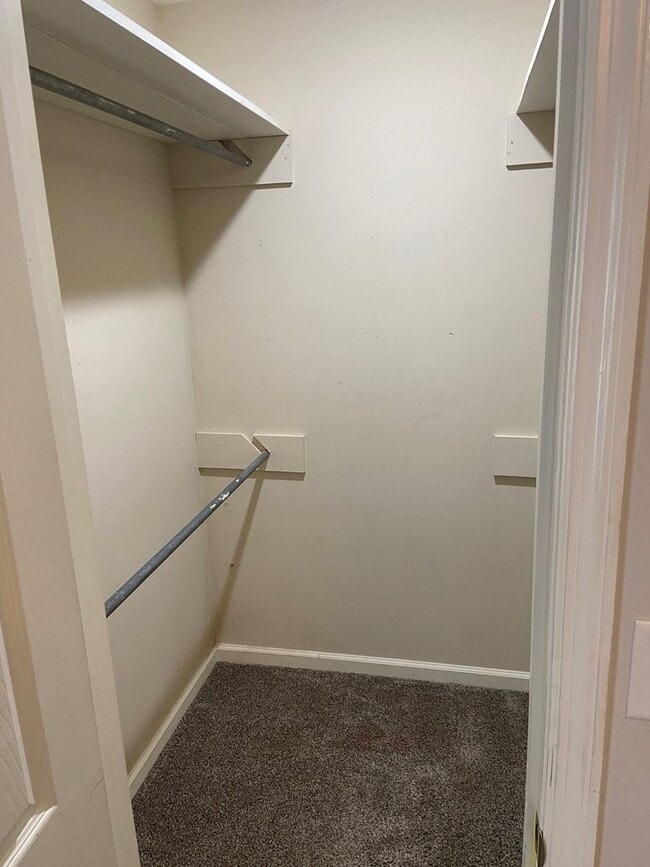 Building Photo - Charming 3 bedroom, 2 bath home in the heart of Dickson!!