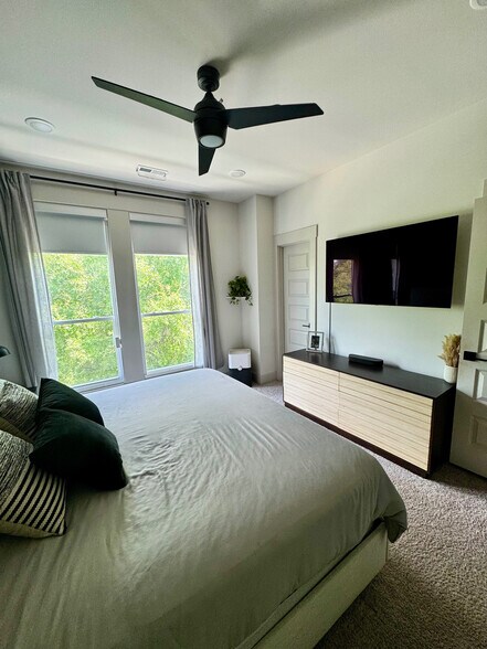 Building Photo - Room in Apartment on Wesley Village Rd
