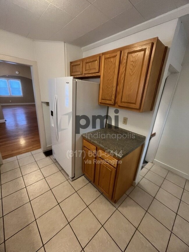 Building Photo - 1425 W Washington St