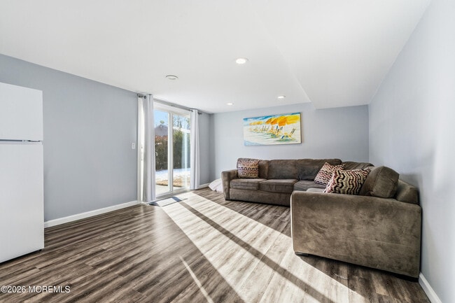 Building Photo - 280 Oakley Ave